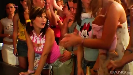 Drunk Sex Orgy Wild Girls - Video Porno Gratuite HD | Jeux de Rue