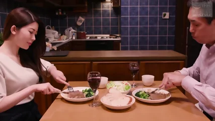 Everyone Fucks His Hot Japanese Wife - Video Tendance HD | Jeux de Rue