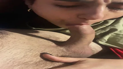 Melika Ghadir Sucks Her Boyfriend's Cock - Video Tendance HD | Jeux de Rue