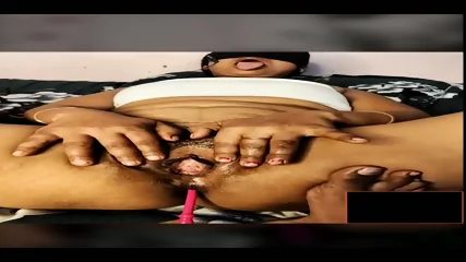 Mature Bhabhi Show Pussy Her Coustomer