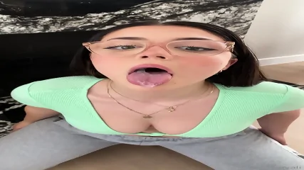 Cum On That Pretty Face - Video Porno Gratuite HD | Jeux de Rue