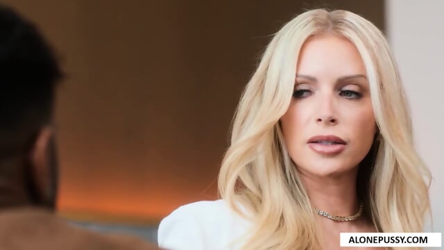 danielle renae bbc hungry divorcee milf. - Vidéo premium HD - MILF | Jeux de Rue