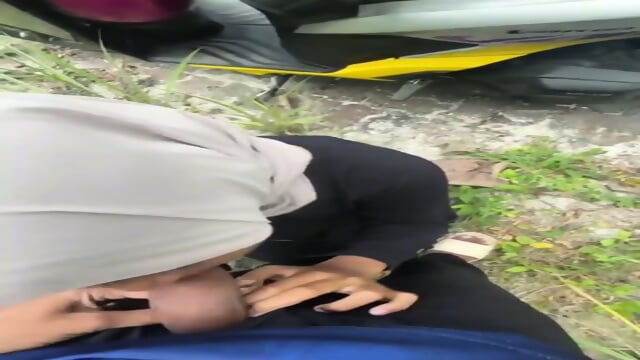 Awek Tudung Kulum Batang Pakwe Outdoor - Video Tendance HD | Jeux de Rue