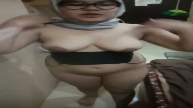 ajak ngewe bapak kost biar gratis - Video Porno Gratuite HD | Jeux de Rue