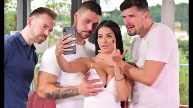 Brunette with big tits loves group fuck with double penetration - Videos Film Porno Threesome Francaise Gratuites HD | Jeux de Rue