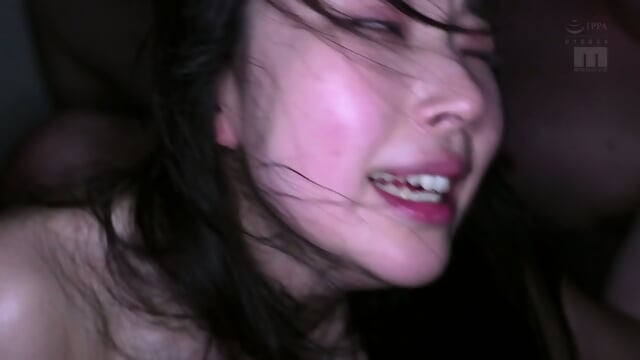 I've been jerking off to this girl's graduation album, and now I'm going to fuck her after today's class reunion. - Video Porno Gratuite HD | Jeux de Rue