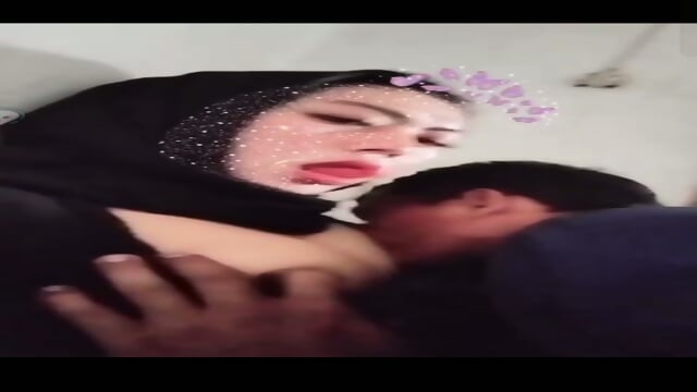 Ngehisap punya tante yang besar - Video Porno Gratuite HD | Jeux de Rue