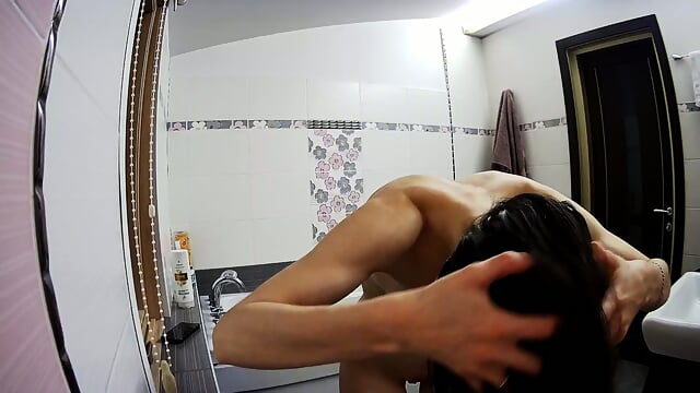 Stella Take A Bath In The Bathroom â Real Amateur Voyeur Scene - Voyeur - Videos en HD | Jeux de Rue