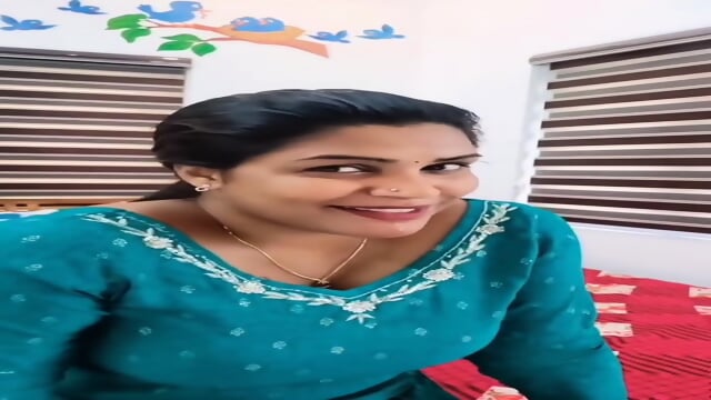 Mallu Make-up artist Reshma Rechu - Nouvelle Video HD | Jeux de Rue